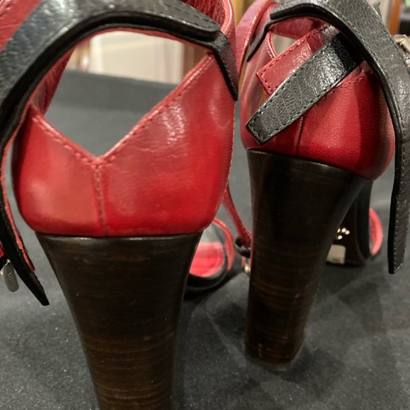 Prada red and black heeled sandals size 40 - Picture 2 of 2